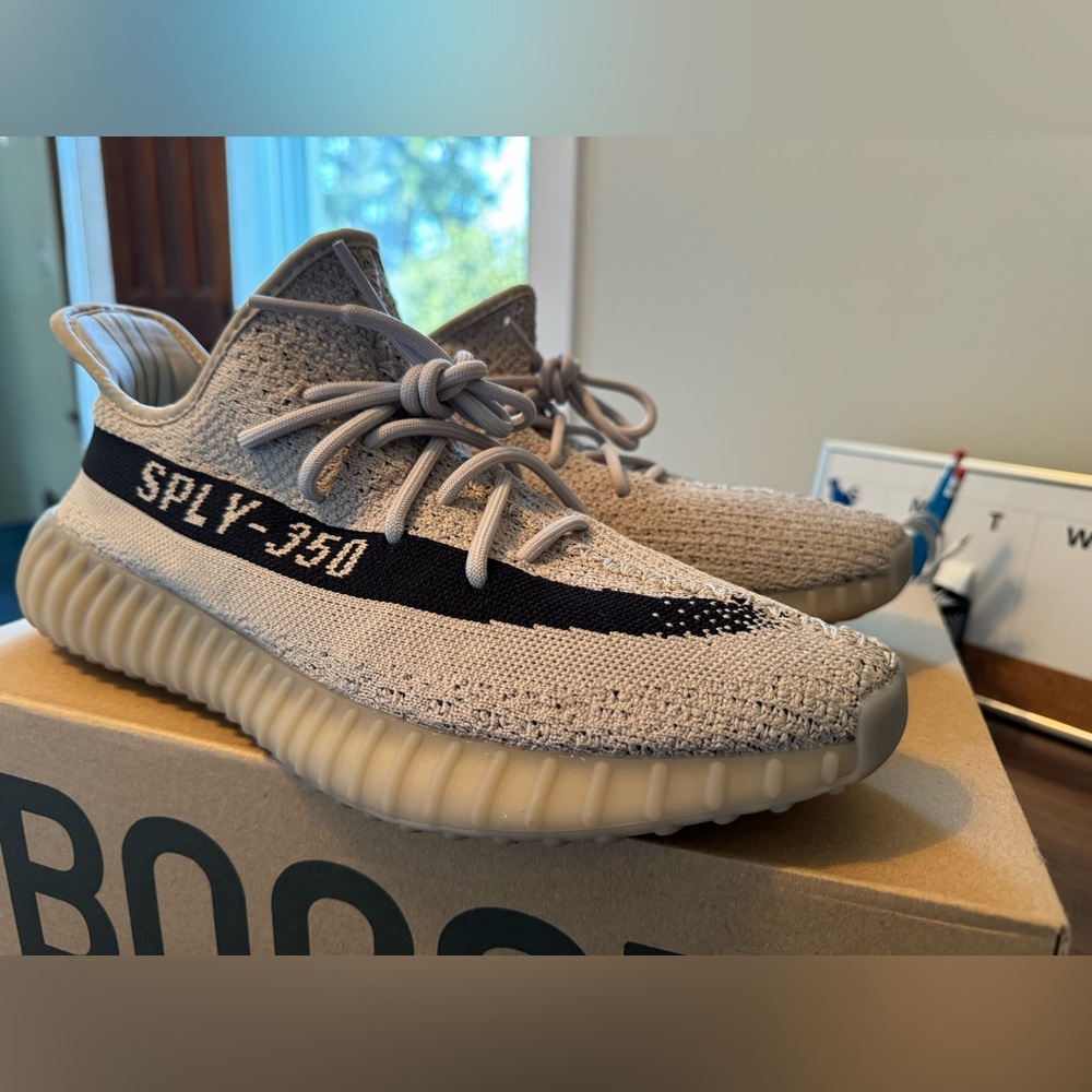 adidas Yeezy Boost 350 V2